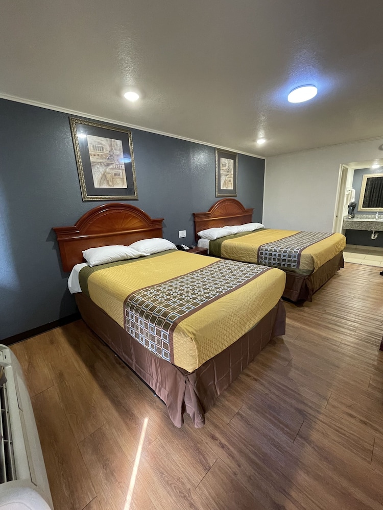Sallisaw Inn - photo 12