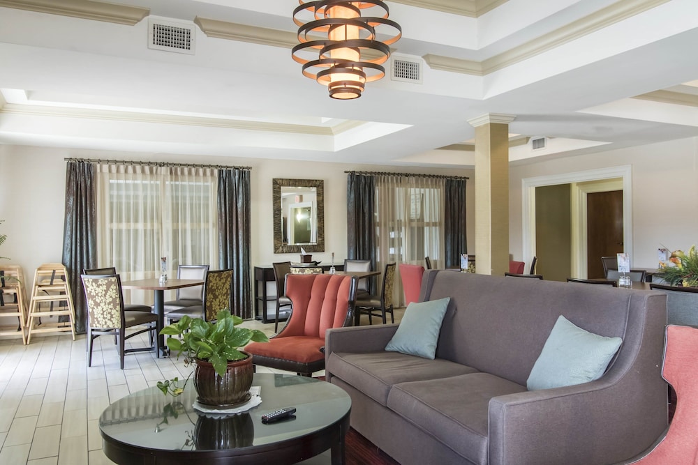 Holiday Inn Express & Suites Cullman - photo 39