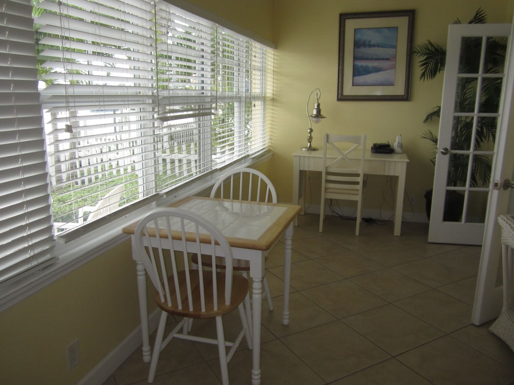 Barefoot Beach Resort - photo 20