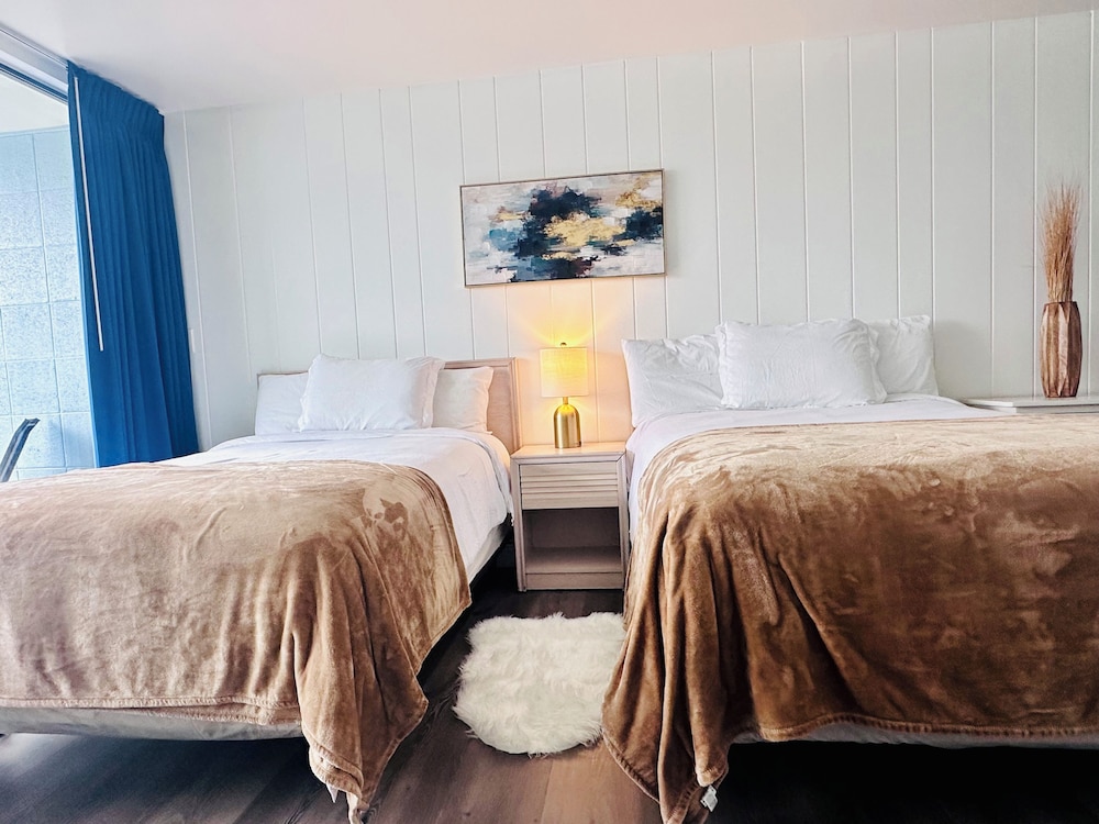 Foghorn Harbor Inn - photo 12