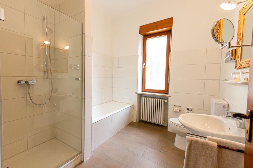 Hideauts Hotels Der Rosengarten — Fuessen
