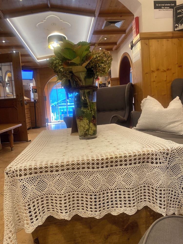 Hotel Standlhof Zillertal — Uderns — photo 3