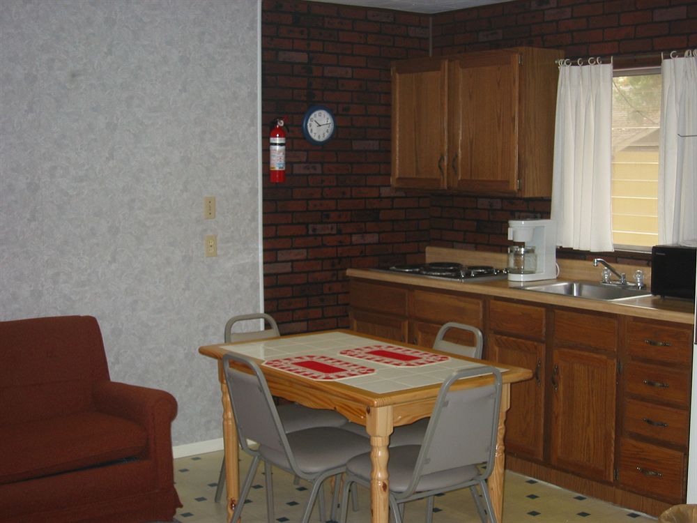 Golden Arrow Resort - photo 9
