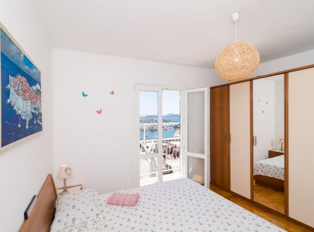 Ivo Guest House