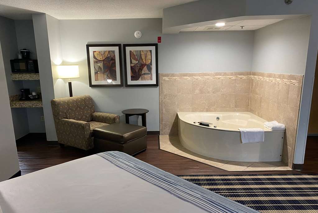 AmericInn by Wyndham Chanhassen - photo 23