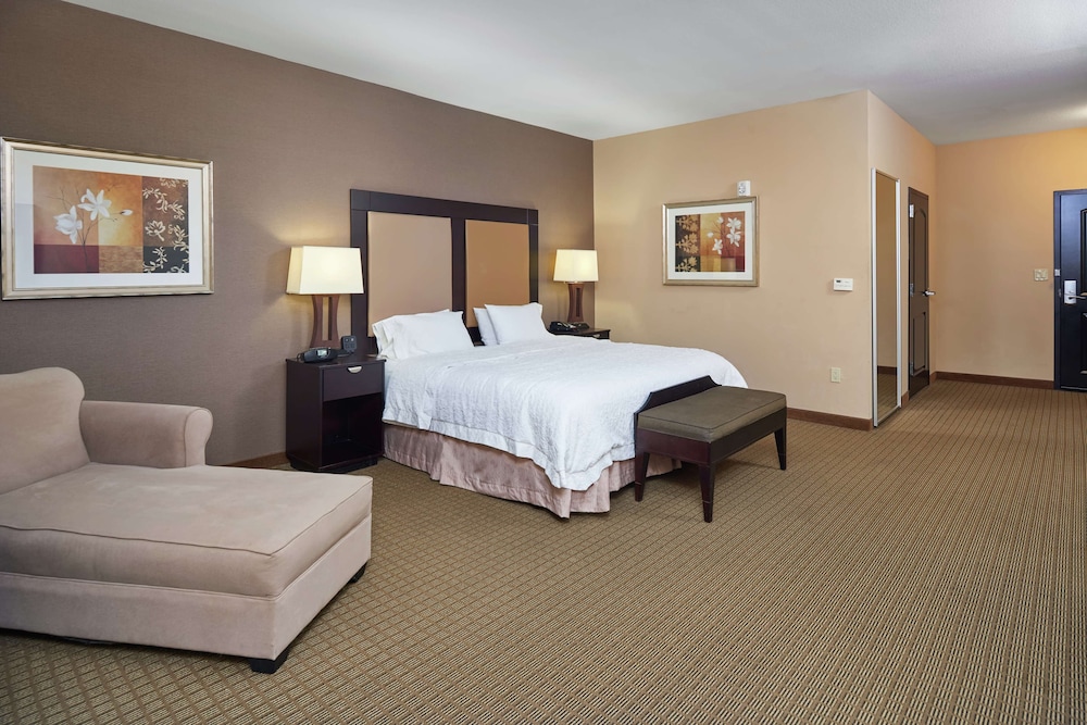 Hampton Inn & Suites Decatur - photo 13
