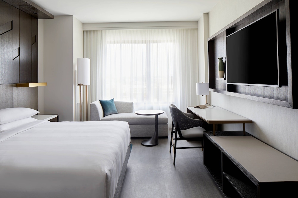 UNC Charlotte Marriott Hotel & Conference Center - photo 13