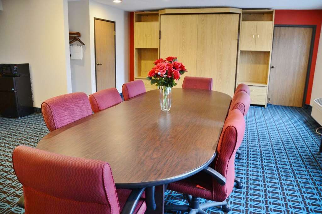 Country Hearth Inn & Suites Kenton - photo 32