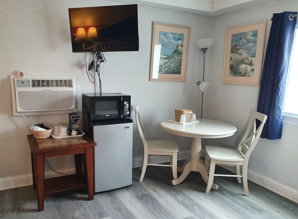 The Coral Sands Motel - photo 13