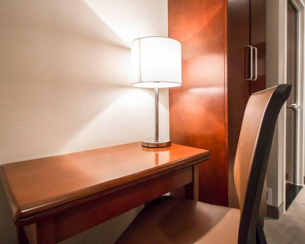 Comfort Inn Manhattan Bridge - photo 13