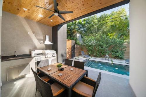 Las Olas Zen Home with Pool and Hot Tub Near Beach — 4-Star Luxury Hotel in Fort Lauderdale, United States