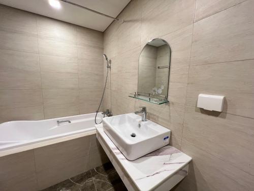 Tony Apartment FLC Sea Tower Quy Nhon — Qui Nhon — photo 2