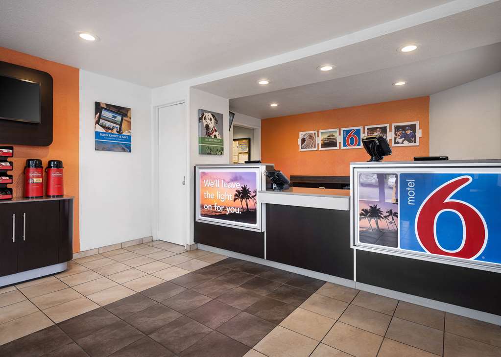 Motel 6 Buena Park CA Knotts Berry Farm Disneyland - photo 23