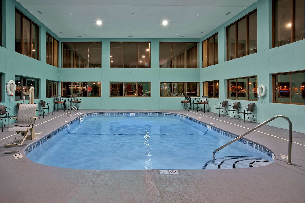 Hampton Inn Sevierville - photo 35