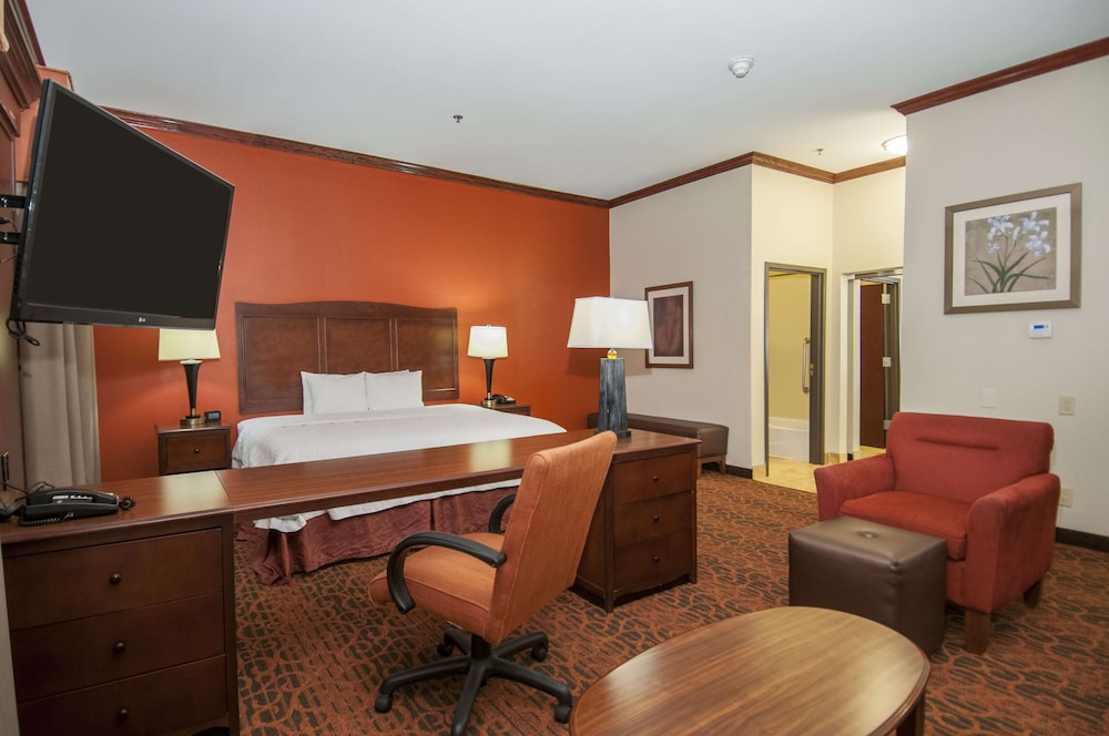 Hampton Inn & Suites Waxahachie - photo 14