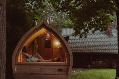 Chata w Leśnych Pieleszach sauna & balia z jacuzzi na wyłączność in Unknown City, Poland