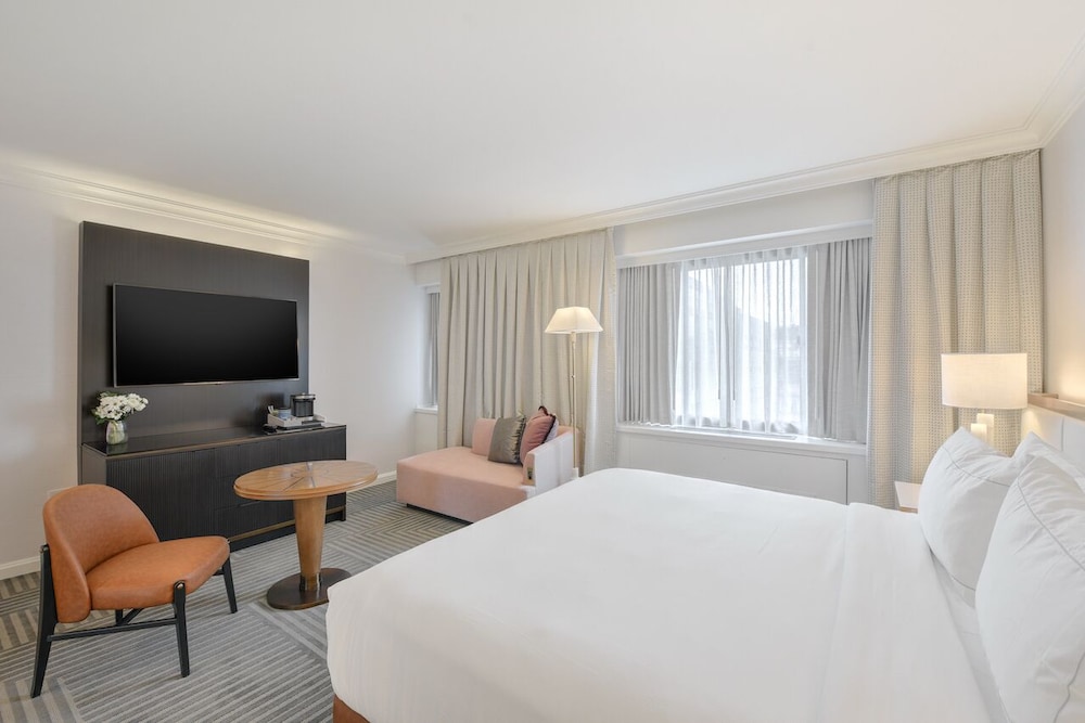Capital Hilton - photo 11