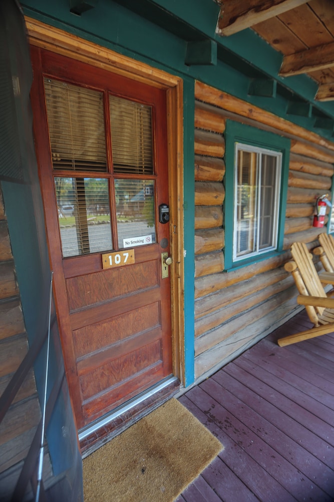 Chinook Winds Motel - photo 43