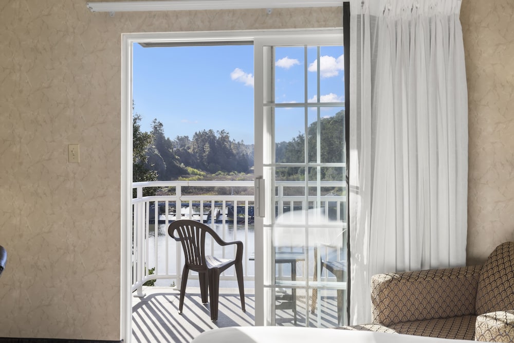 The Beach House Inn - photo 26