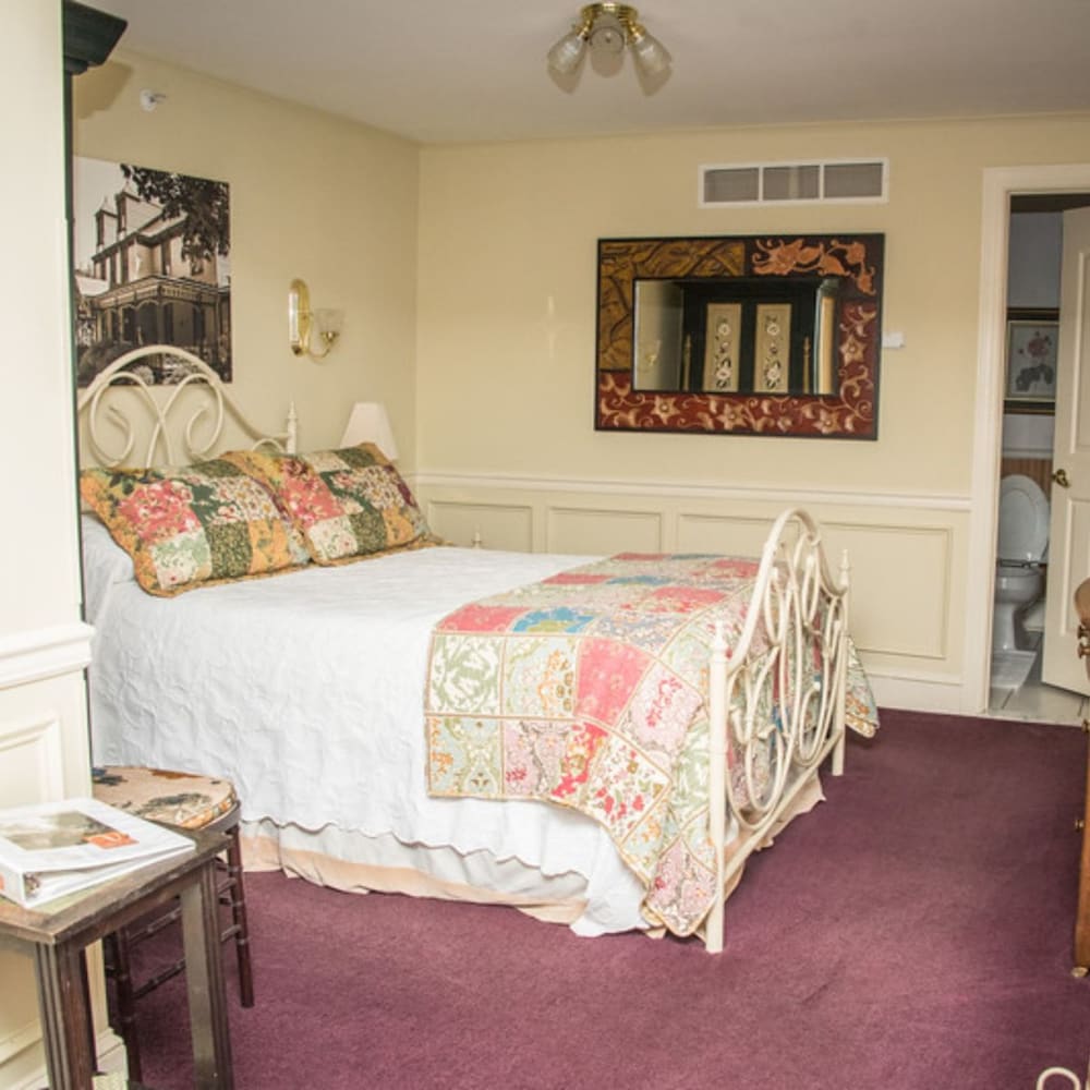 Vandiver Inn - photo 32