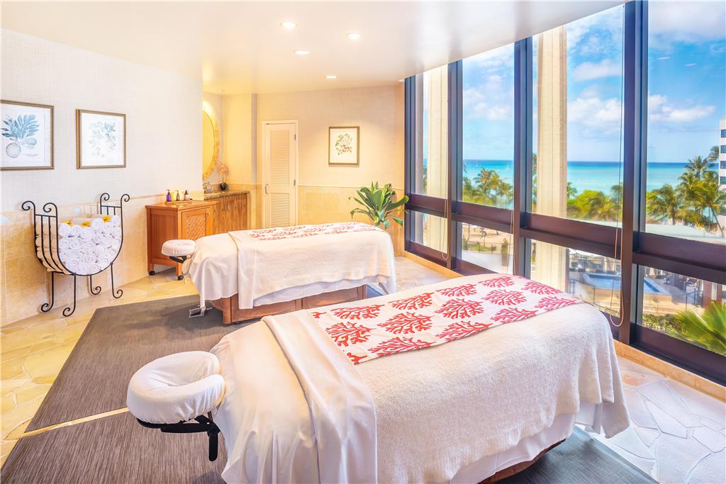 Hyatt Regency Waikiki Beach Resort & Spa - photo 31