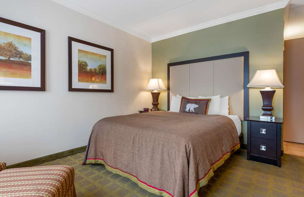 Best Western Plus White Bear Country Inn - photo 18