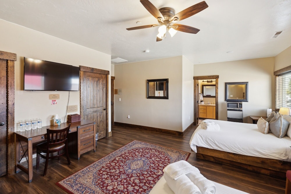 Zion Cliff Lodge - photo 44