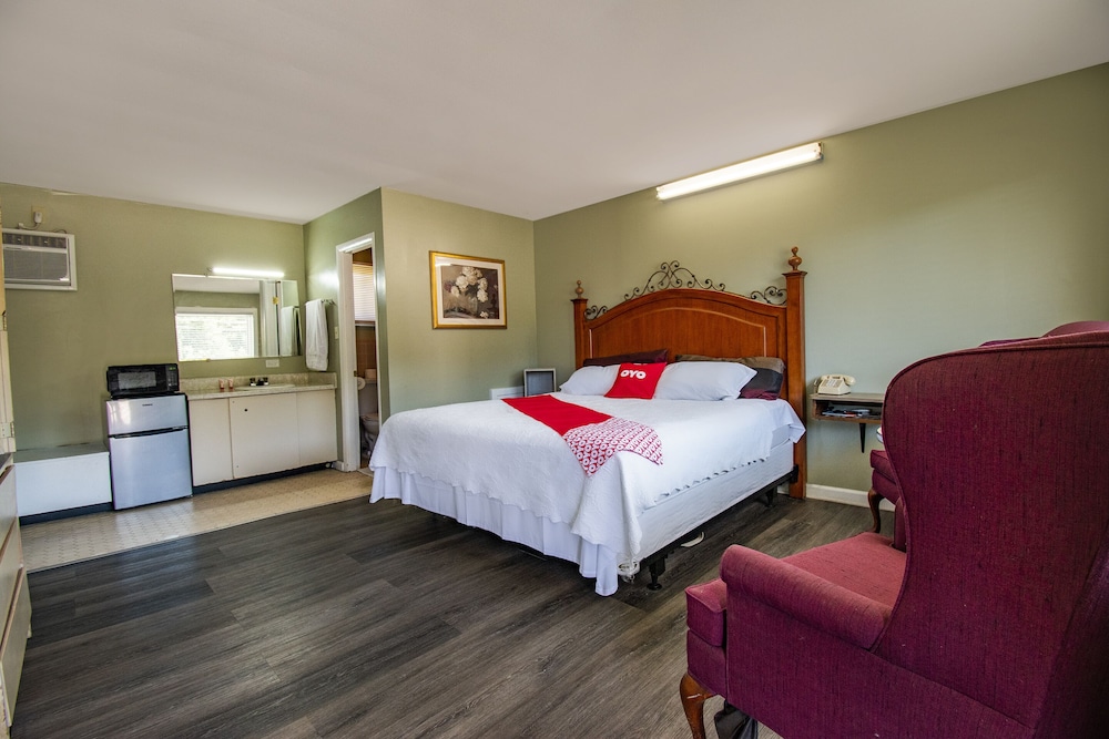 Oyo Hotel Calhoun Ga I 75 - photo 4