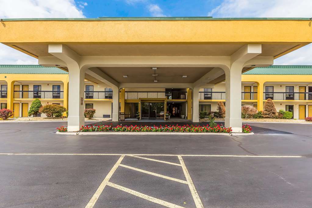 Rodeway Inn Knoxville East - photo 3