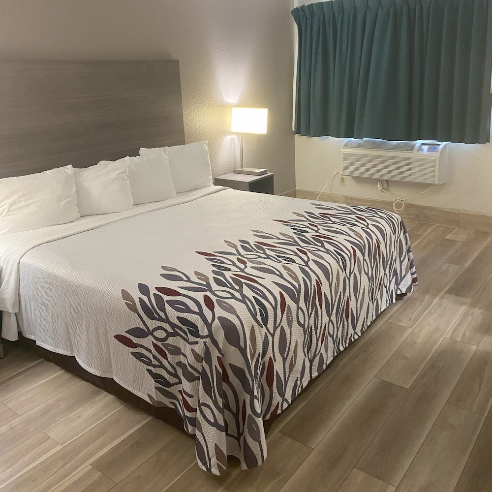 Super 8 by Wyndham Queensbury Glens Falls Lake George Area - photo 12