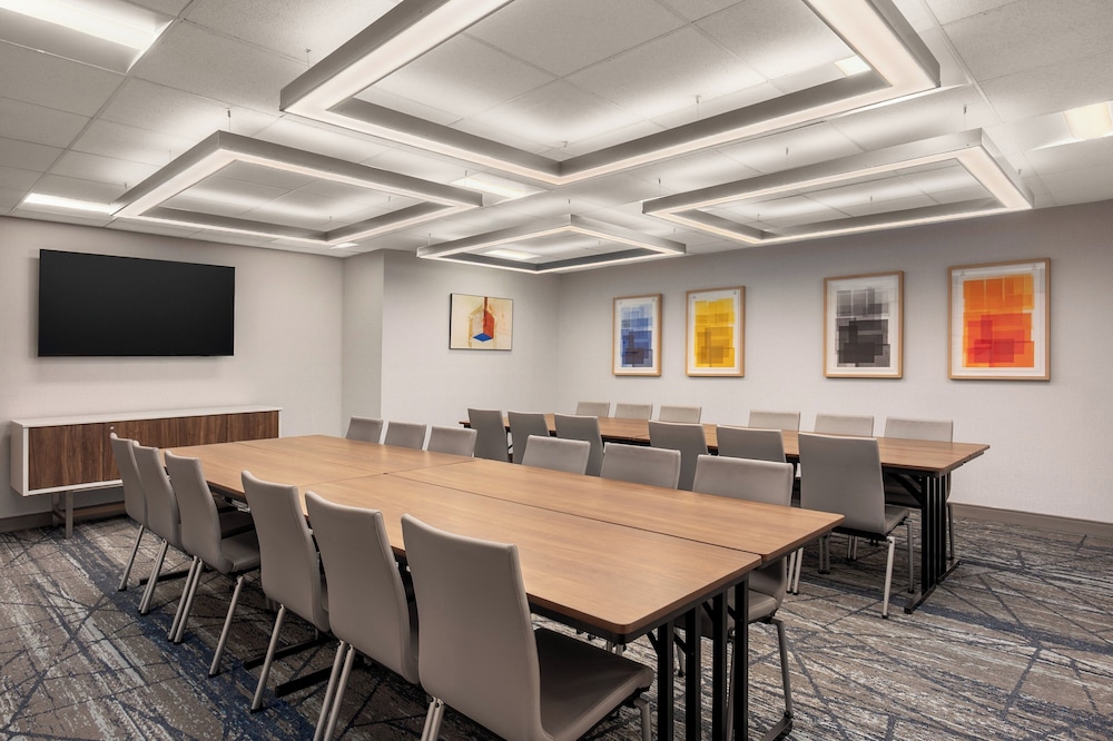 Holiday Inn Express & Suites Hawthorne Elmsford North by IHG - photo 56