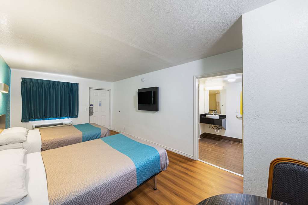 Motel 6 Grand Prairie TX Interstate 30 - photo 11