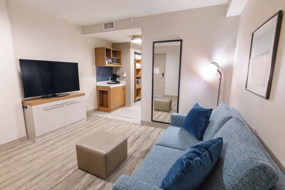 Hilton Garden Inn Lakewood - photo 35