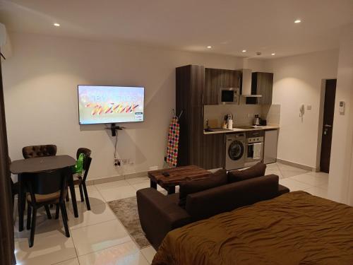 Just Nice Stays @ The Gardens — 4-Star Luxury Hotel in Accra, Ghana