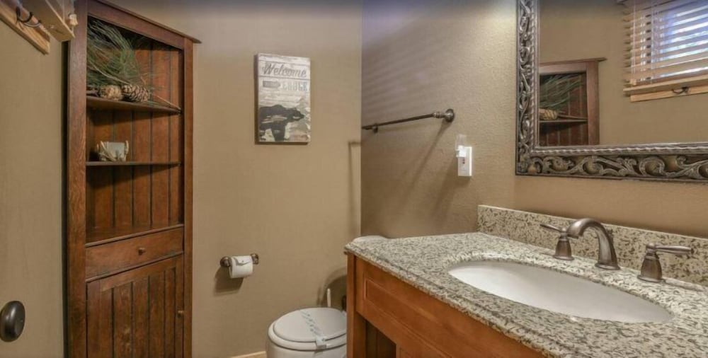 Family friendly 3 Bedroom Vacation Rental in West Keystone Resort Along the Snake River With Pool and Hot Tub - photo 9