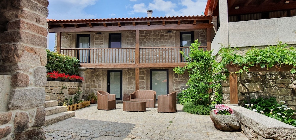 Casas de Campo da Barroca — hotel in Sernancelhe