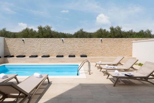 NEW Villa Bellatrix 2 heated pool and jacuzzi — 4-Star Luxury Hotel in Vrsi, Croatia