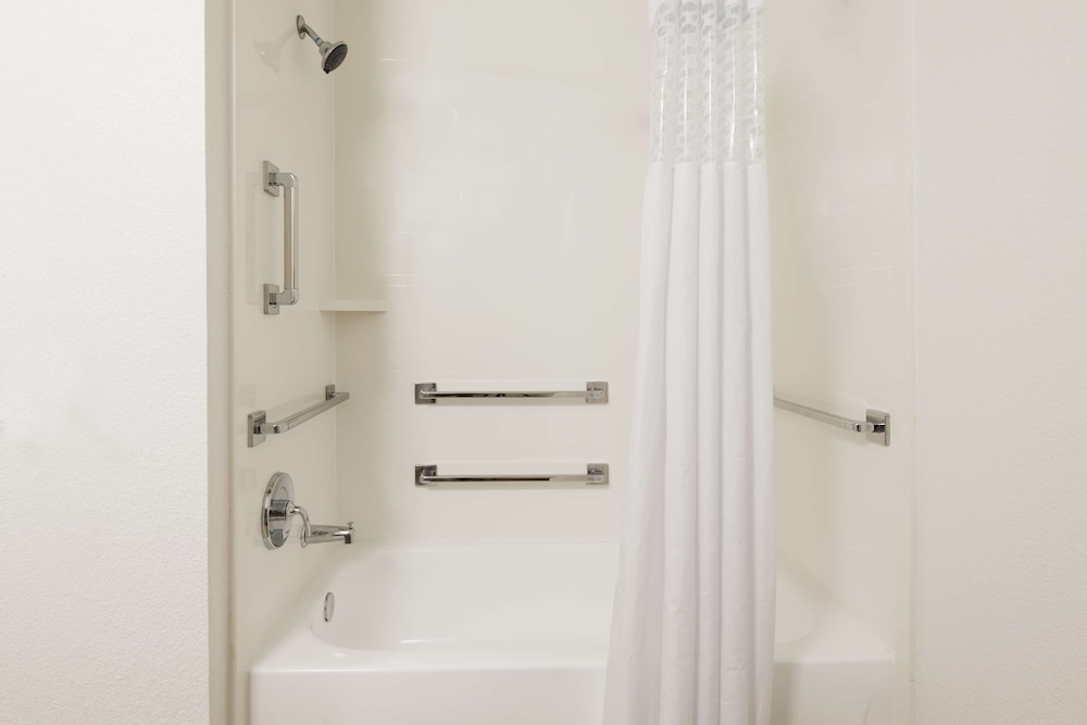 Hampton Inn Bonita Springs Naples North - photo 18