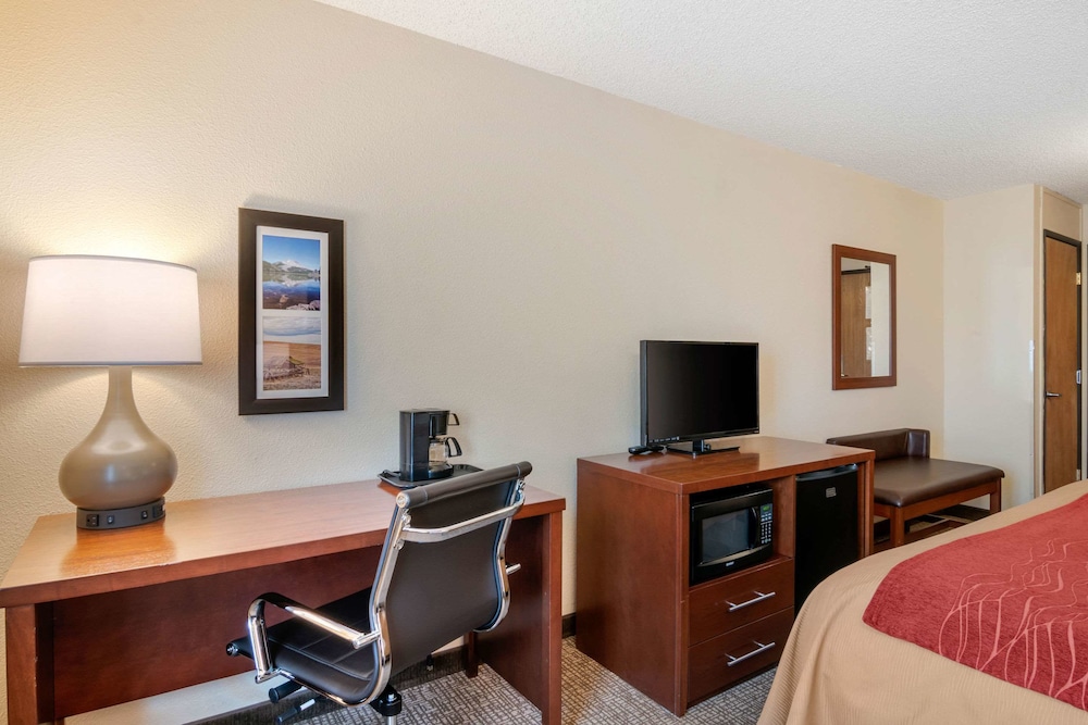 Comfort Inn Medford North - photo 14