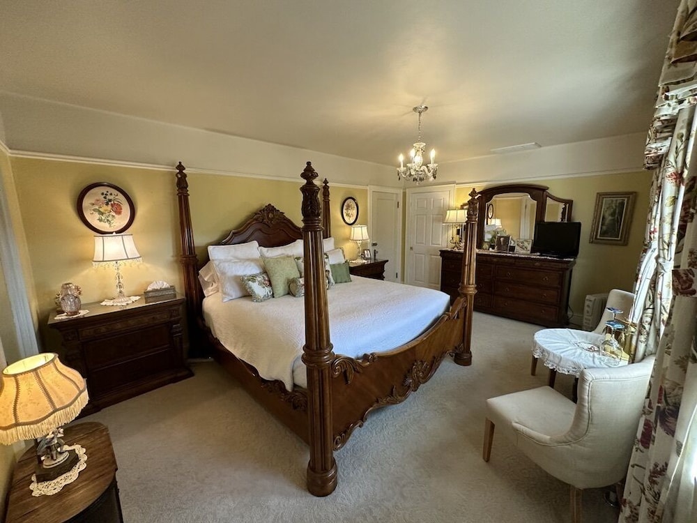 The Inn on Knowles Hill Bed & Breakfast Hotel - photo 11