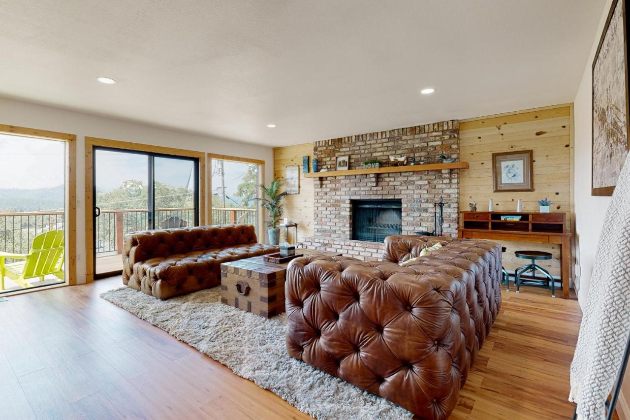 Walling Mountain Retreat — Groveland