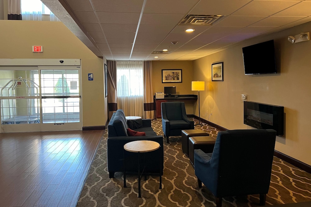 Days Inn & Suites by Wyndham Manheim Lebanon - photo 3