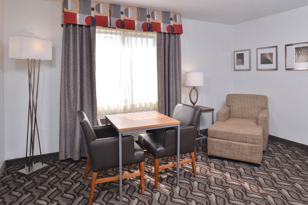Holiday Inn Express & Suites Lonoke I 40 Exit 175 - photo 12