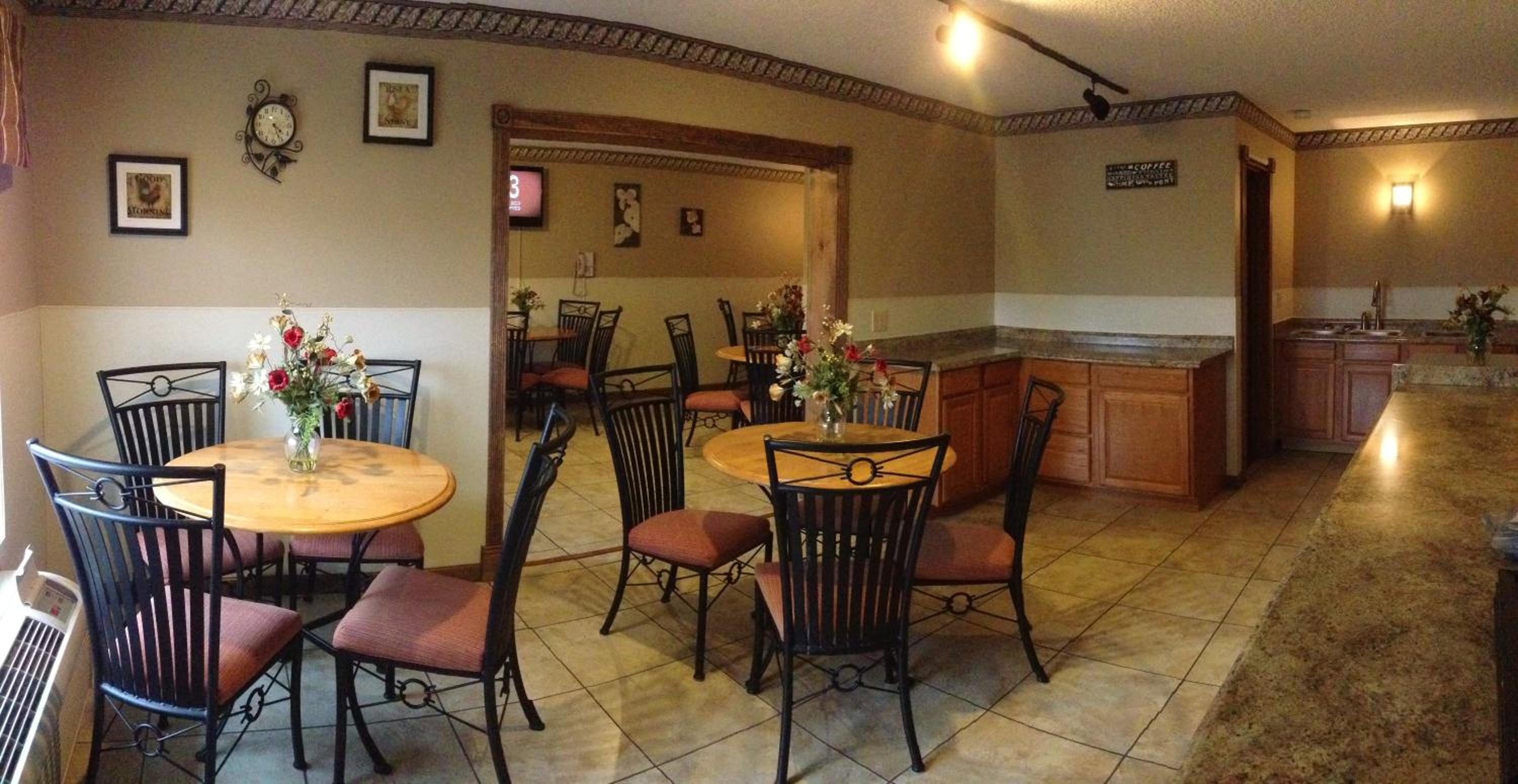 Twelve Oaks Inn - photo 16