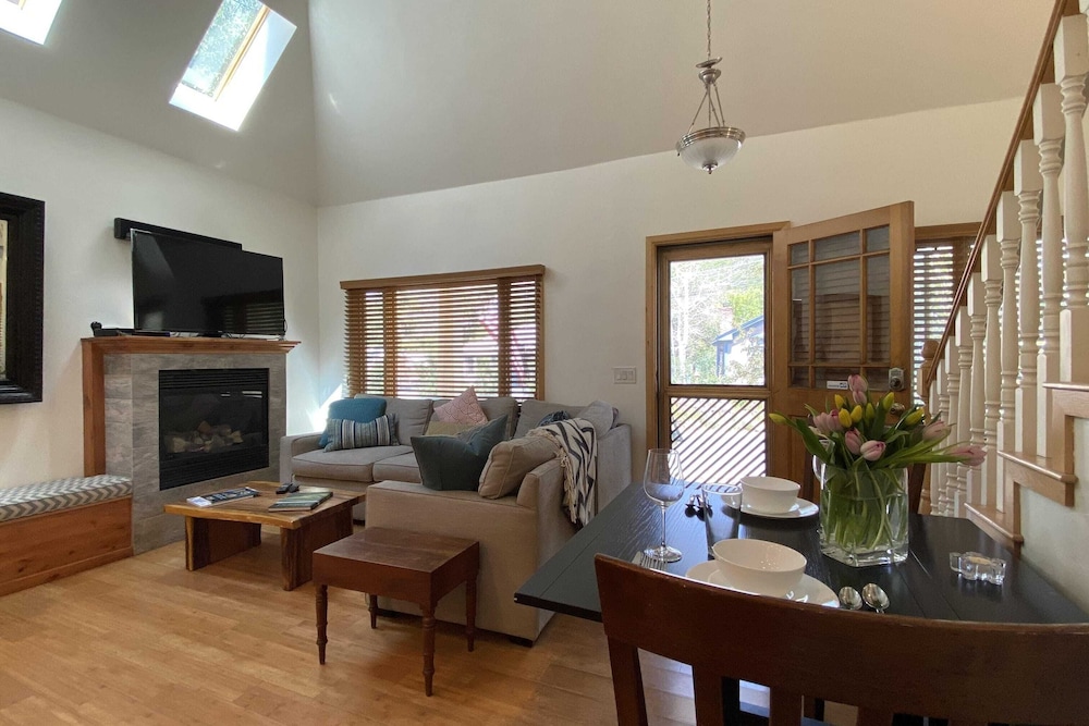 Woodside Getaway by Avantstay Character Home Close To Park City Resort w Hot Tub - photo 5