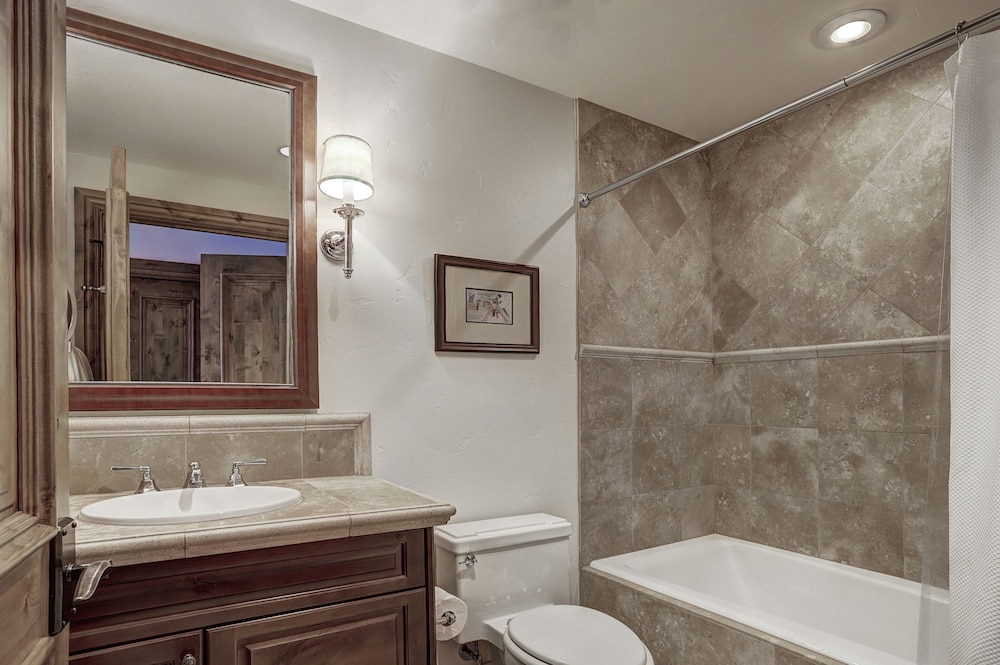 The Arrabelle A RockResort by Vail Resorts - photo 158