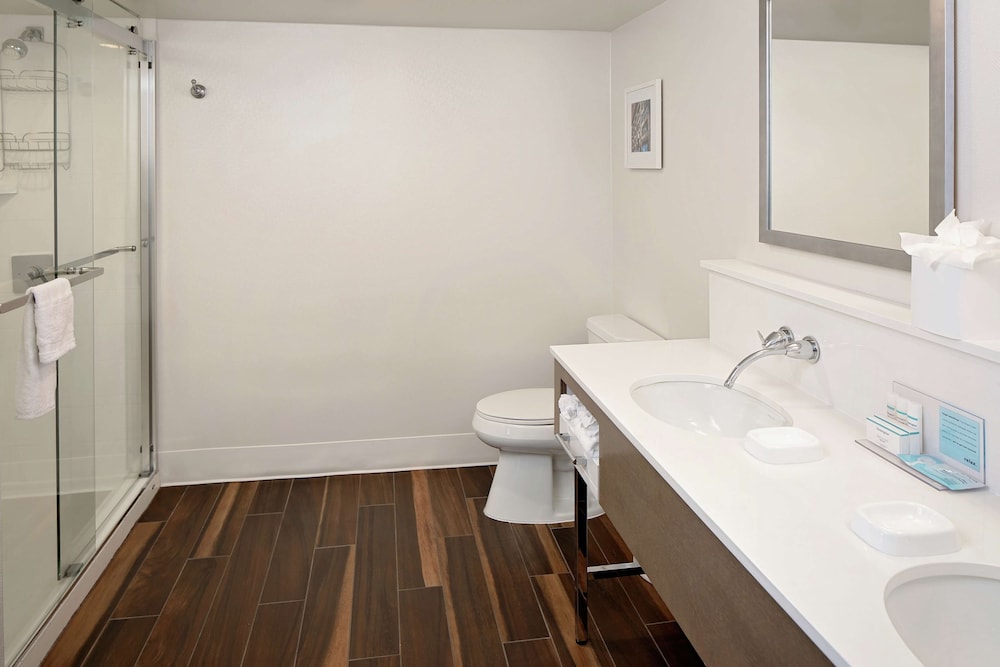 Hampton Inn Louisville Downtown - photo 18