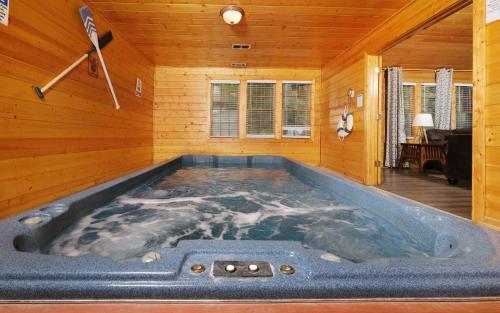 Poolin Around - carbon neutral hotel in Gatlinburg