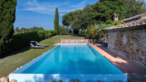 Villa Poggiarello — 4-Star Luxury Hotel in Castelnuovo Berardenga, Italy