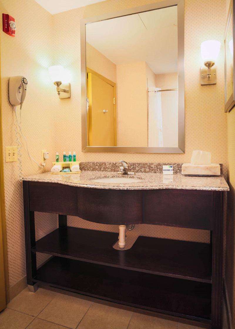 Holiday Inn Express Baltimore Downtown - photo 37